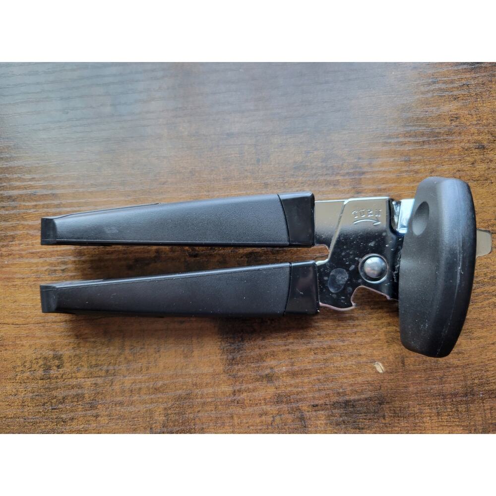 Can Opener Bottle Black Grips Manual 7” - used